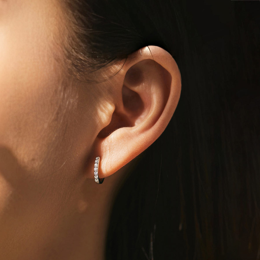 Mini stud earrings (3-5mm)